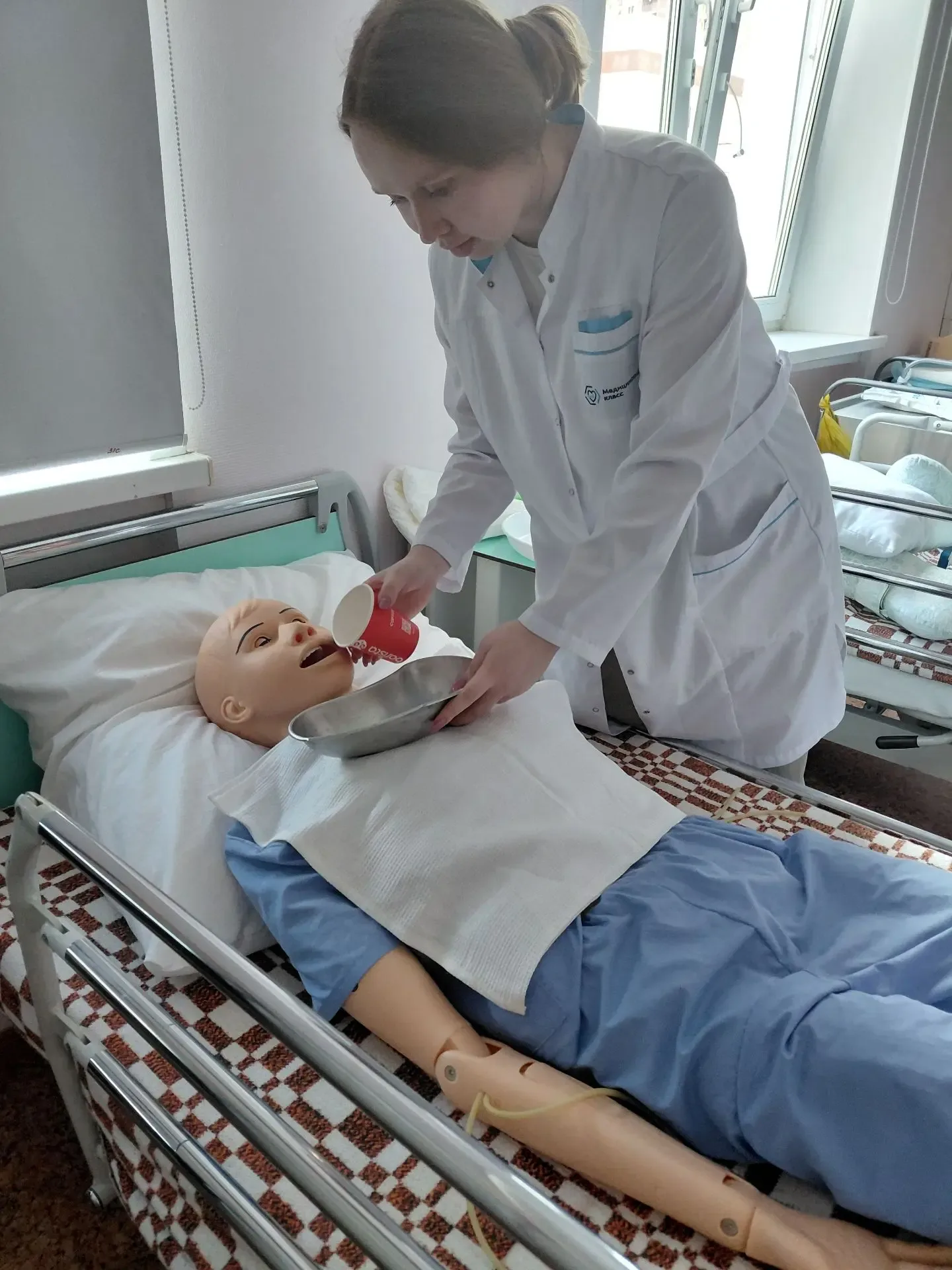 ‍🩺 Обучение в медицинском колледже по программе «Младшая медицинская сестра» закончилось успешной пр