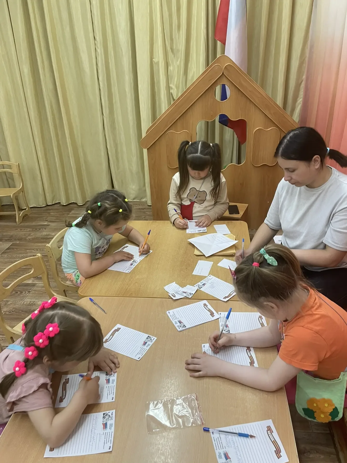 В детском саду  «Березка» прошла добрая и важная акция "Посылка солдату"  по сбору гуманитарной помо