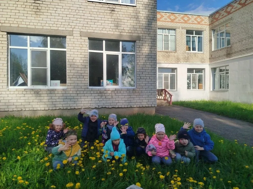 День одуванчика - это еще один повод порадоваться ярким краскам весны, ощутить тепло, а заодно приоб