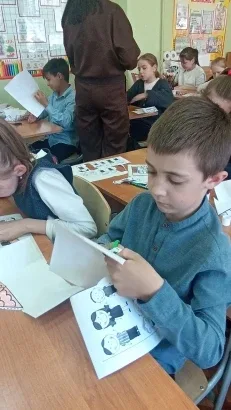Перед  Днем семьи (15 мая) педагог-психолог Желецкая Р.В. провела урок во 2в классе.  Ребята говорил