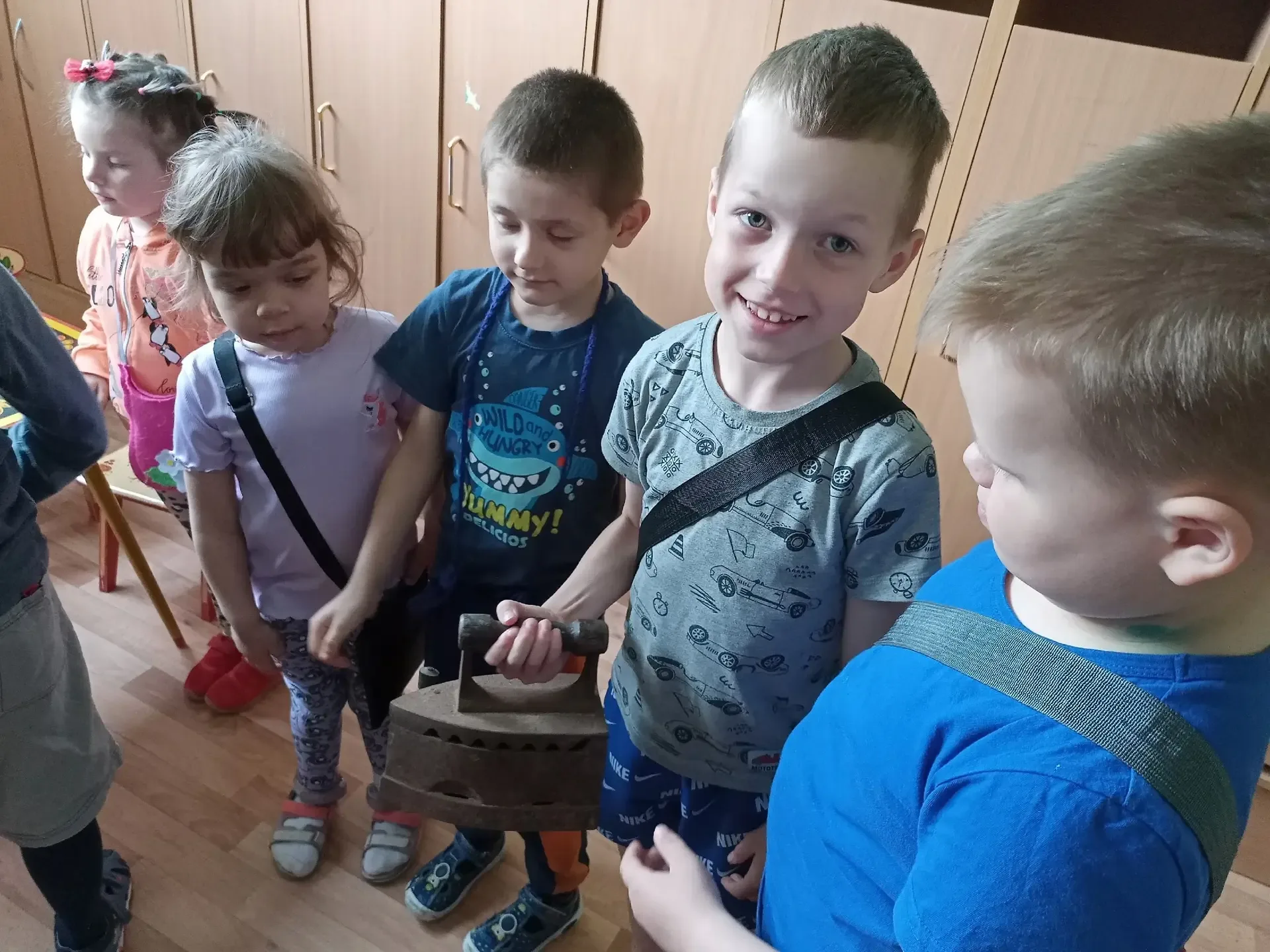 Клубный час "Вчера и сегодня" (об эволюции предметов быта русской избы) Хранительница музея "Русская