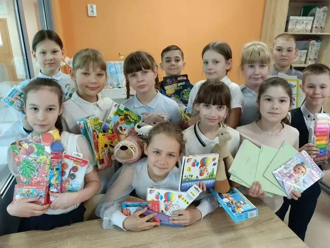 ✨Юные волонтеры!✨  🎁С энтузиазмом присоединились к акции по сбору гуманитарной помощи ко Дню защиты 
