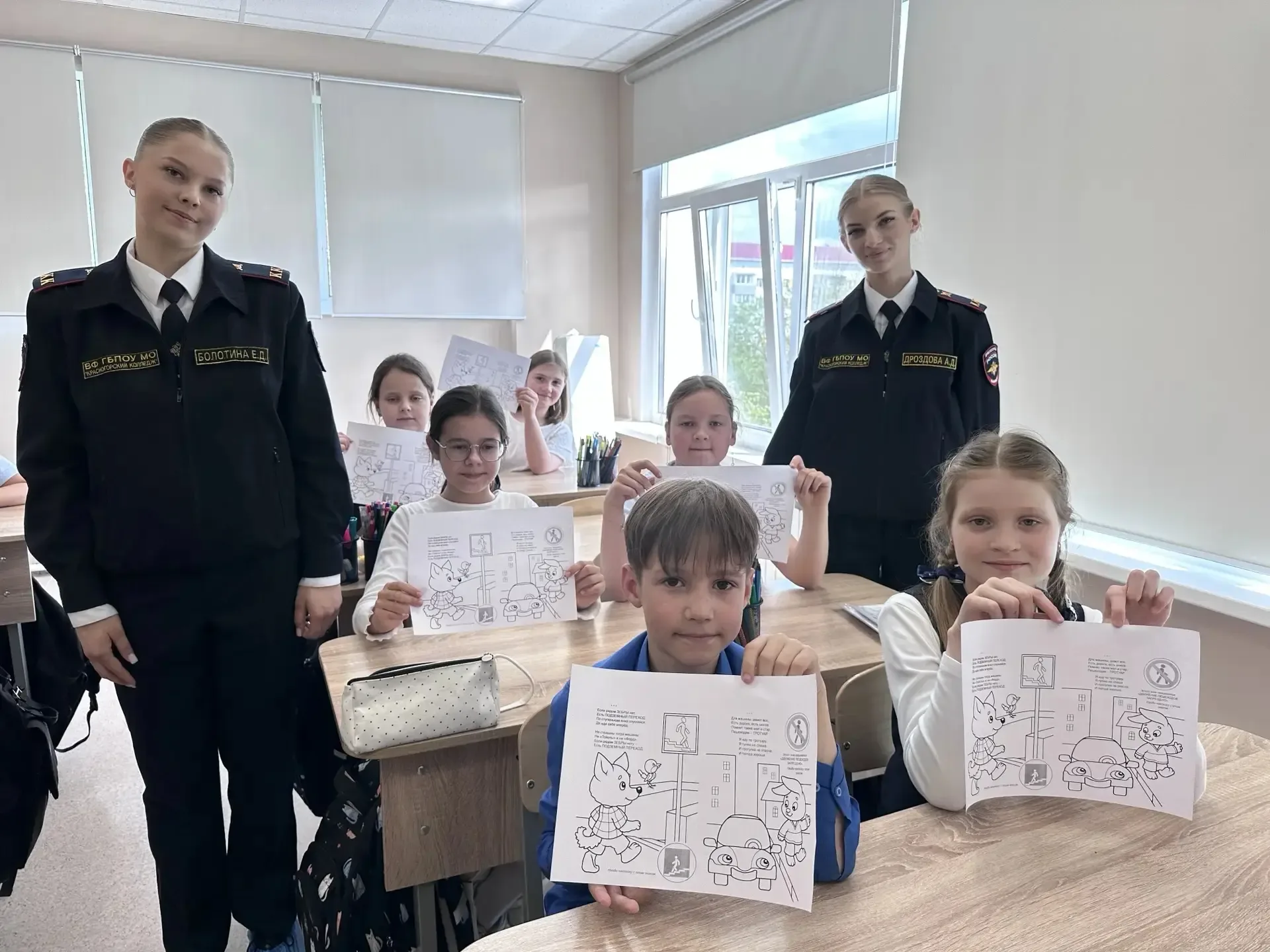 🚗✨ Классный час по ПДД: весело и полезно! ✨🚦  13 мая у ребят 3в класса прошёл увлекательный классный