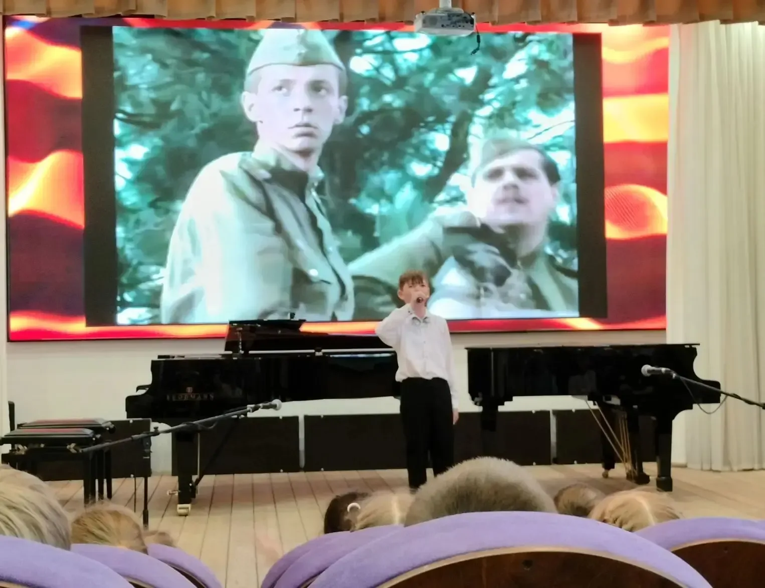 🎼Сегодня первоклассники побывали в Детской школе искусств  на концерте, посвящённом Дню Победы.  🎹На