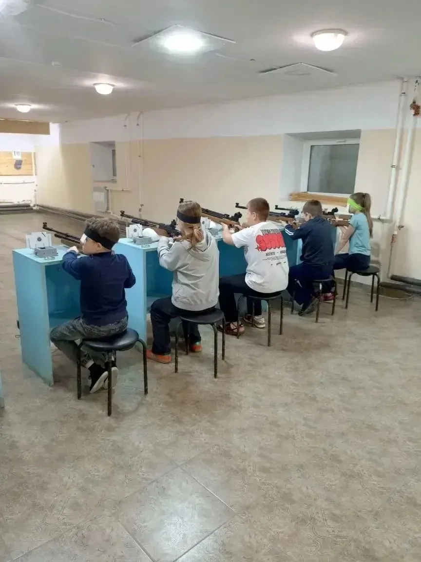 📢 Гордимся нашей ученицей 5 "А" класса, Нежутой Анной! 🌟 Она заняла 2 место 🥈 на турнире по пулевой 