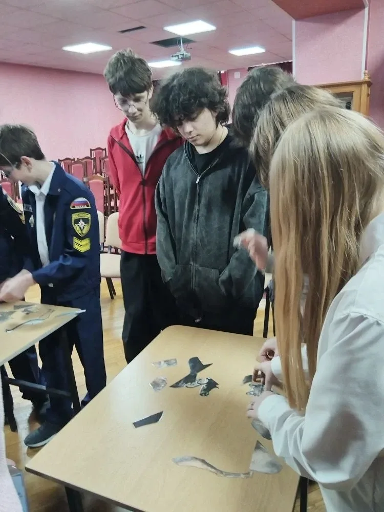 🏆 Триумф 8А и 6В в Пушкинской библиотеке-музее! 🏛️✨  Сегодня наши ребята совершили по-настоящему зах