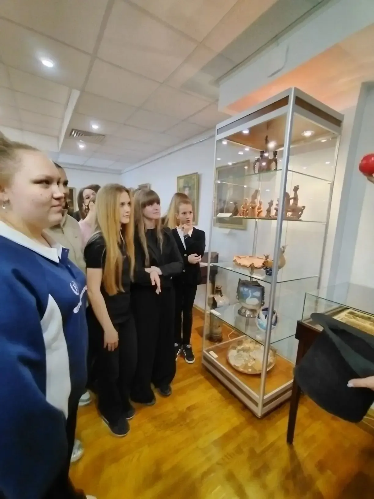 🏆 Триумф 8А и 6В в Пушкинской библиотеке-музее! 🏛️✨  Сегодня наши ребята совершили по-настоящему зах