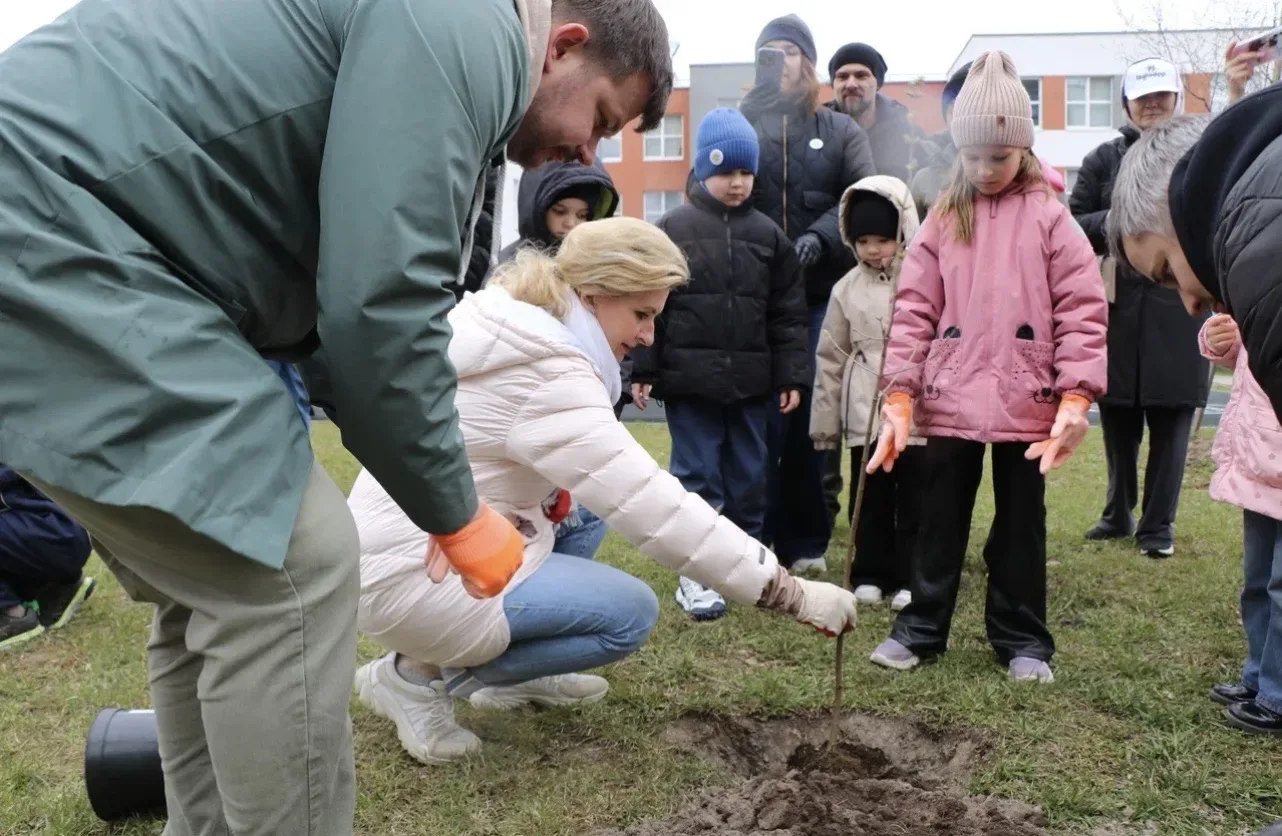 🌳Сегодня в нашем детском саду прошёл настоящий праздник труда — городской субботник!  Наша территори