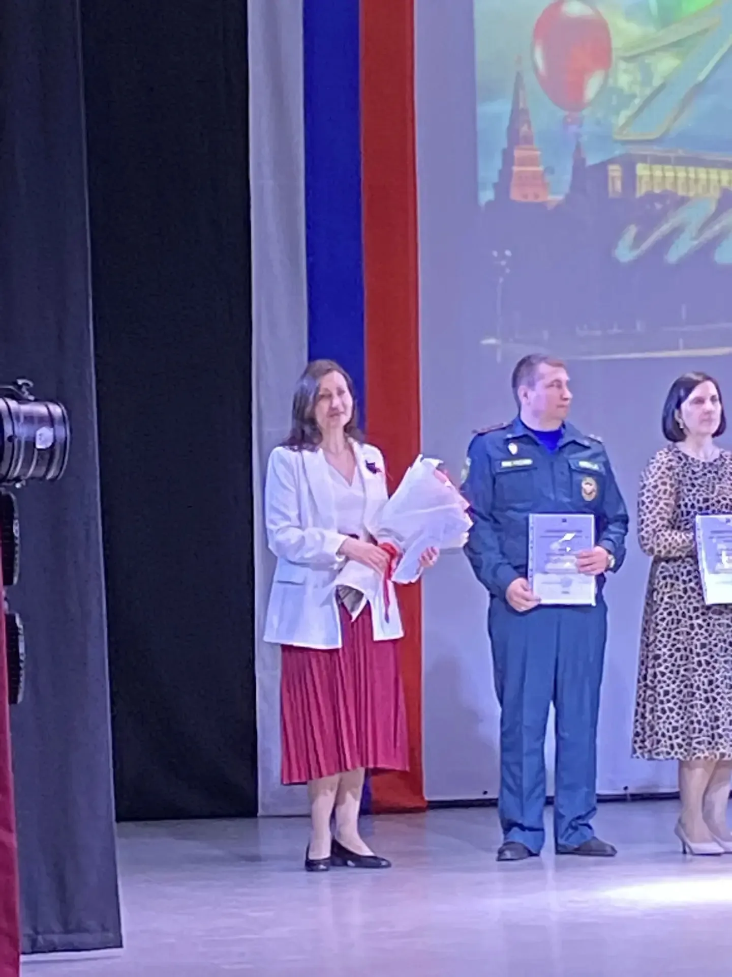 🇷🇺💥🌸 В праздник Весны и Труда на сцене Нолинского Дома культуры открыли обновленную районную Доску П