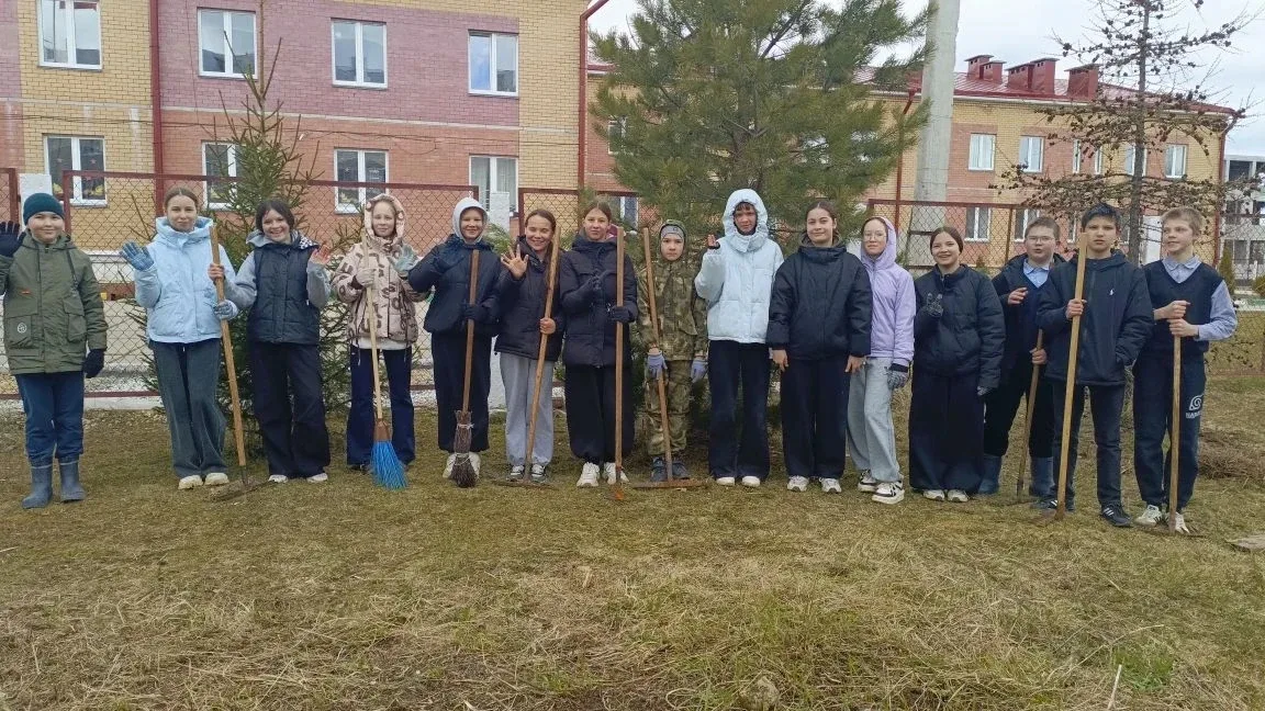 🧹🌿 Чистота начинается с нас!   В преддверии Первомая ученики средней школы города Нолинска доказали,
