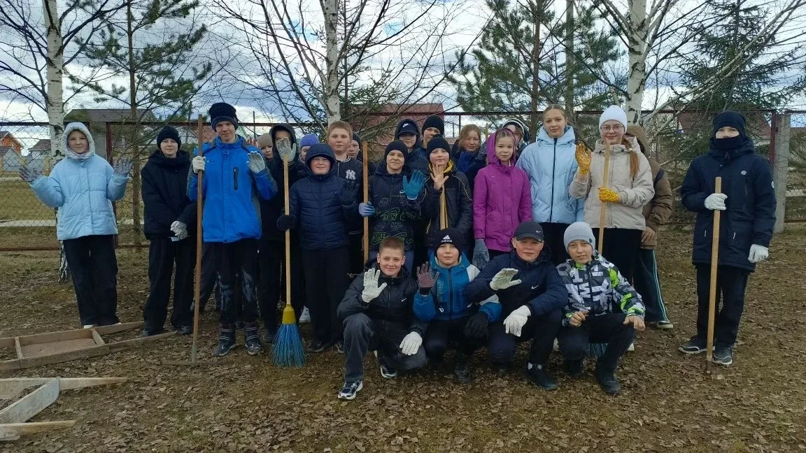 🧹🌿 Чистота начинается с нас!   В преддверии Первомая ученики средней школы города Нолинска доказали,