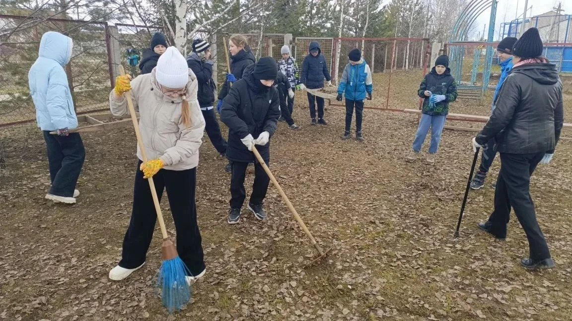 🧹🌿 Чистота начинается с нас!   В преддверии Первомая ученики средней школы города Нолинска доказали,