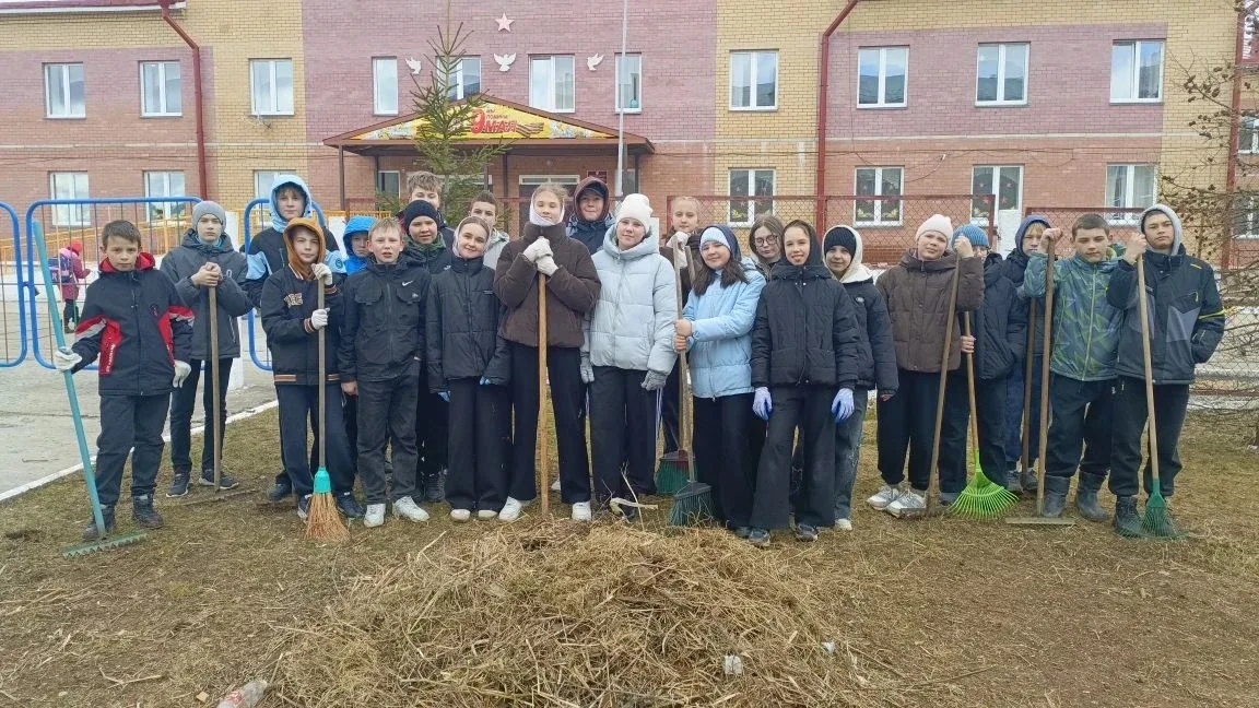 🧹🌿 Чистота начинается с нас!   В преддверии Первомая ученики средней школы города Нолинска доказали,