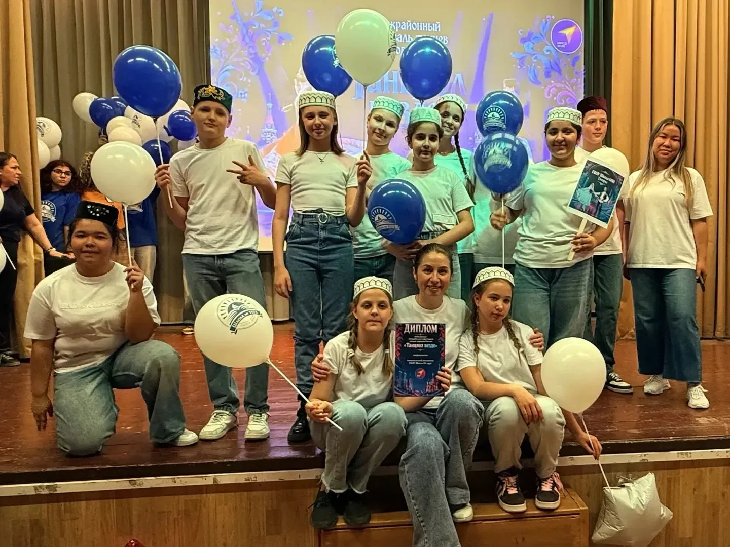 🎉 Танцпол везде: наша школа блеснула на фестивале народов России!  Наши талантливые ученики приняли 
