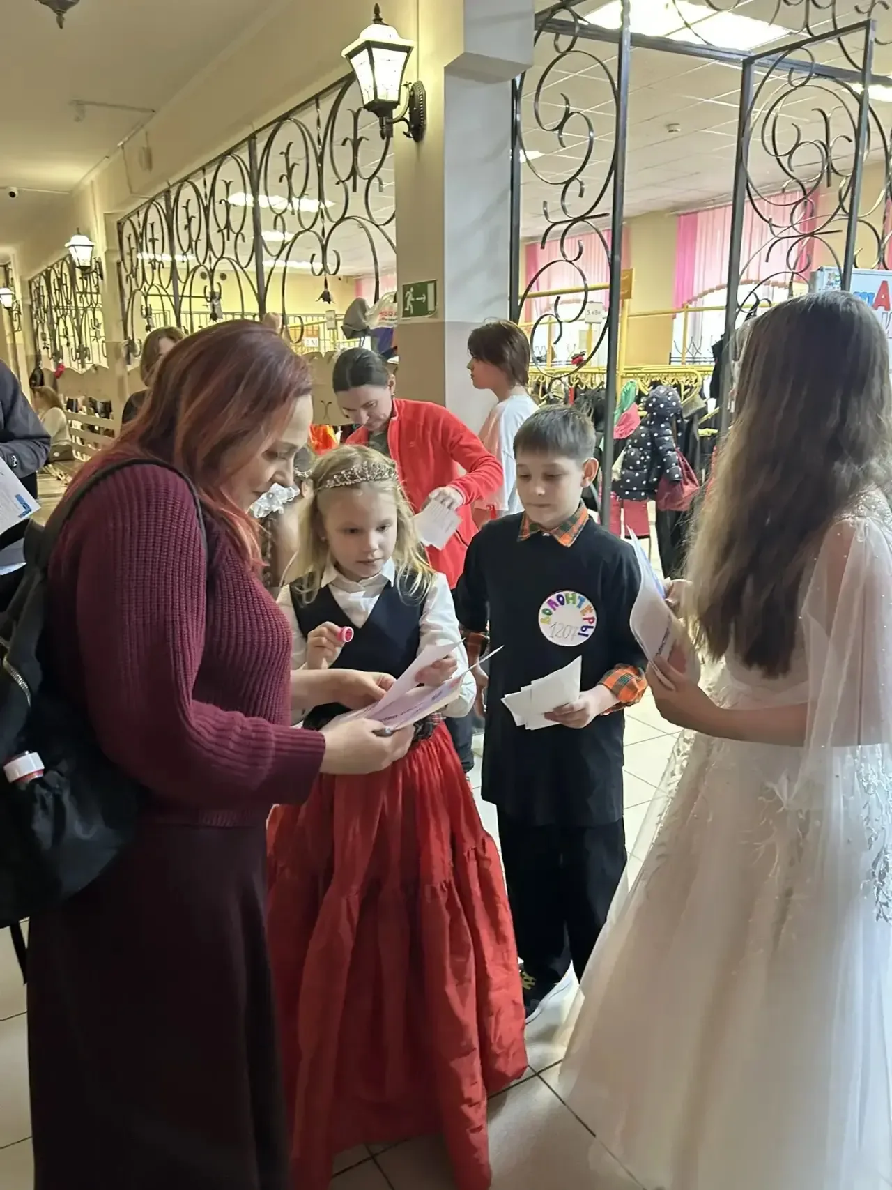 Во вторник в нашей школе прошел Фестиваль дополнительного образования.  👨‍👩‍👧‍👦 Дети и родители позн