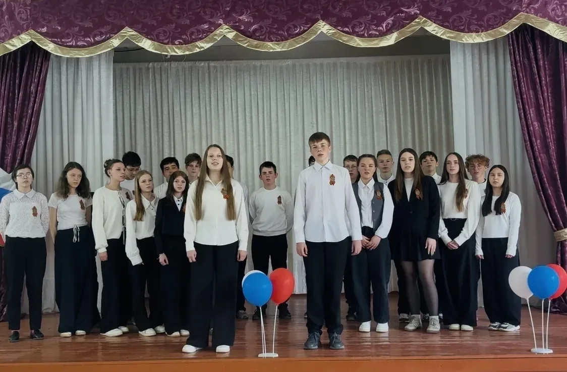 🇷🇺6-7 мая в МОУ СОШ №4 прошел фестиваль военно-патриотической песни «Песни, опаленные войной», в кот