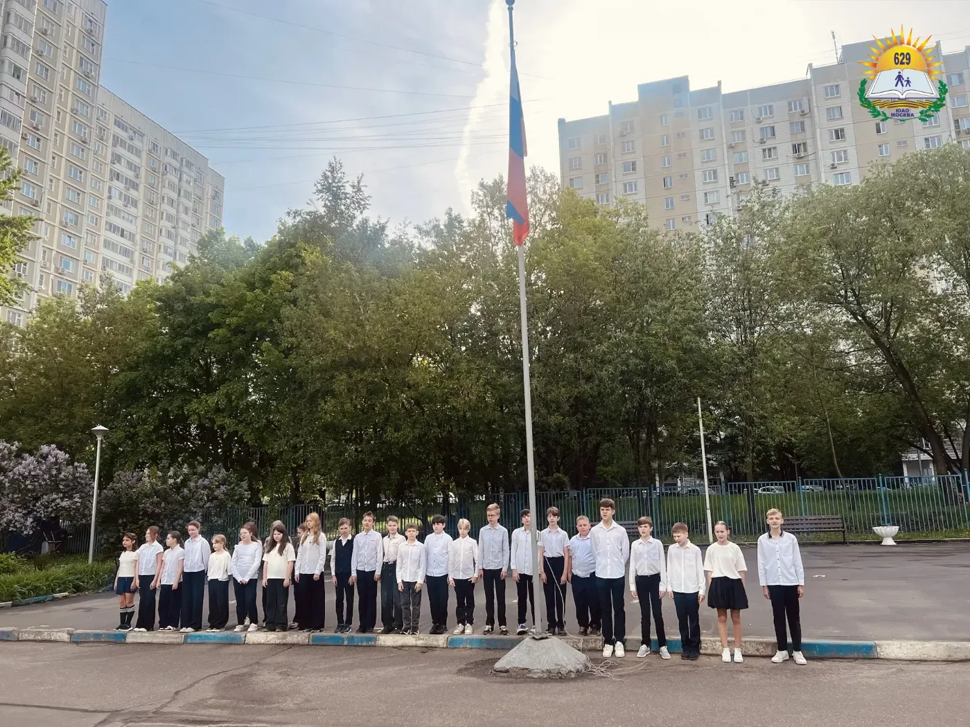 #РоссияМояРодина | Вот и стартовала новая учебная неделя в нашей школе! Как всегда, она началась с т