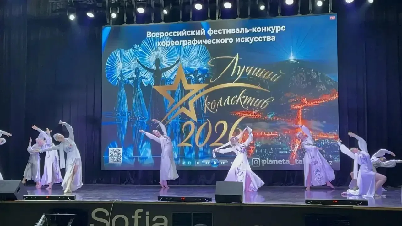 ✨ Поздравляем учениц 1-Б класса Александру Кравцову, Ульяну Стародубцеву и  ученицу 6-В класса Журав