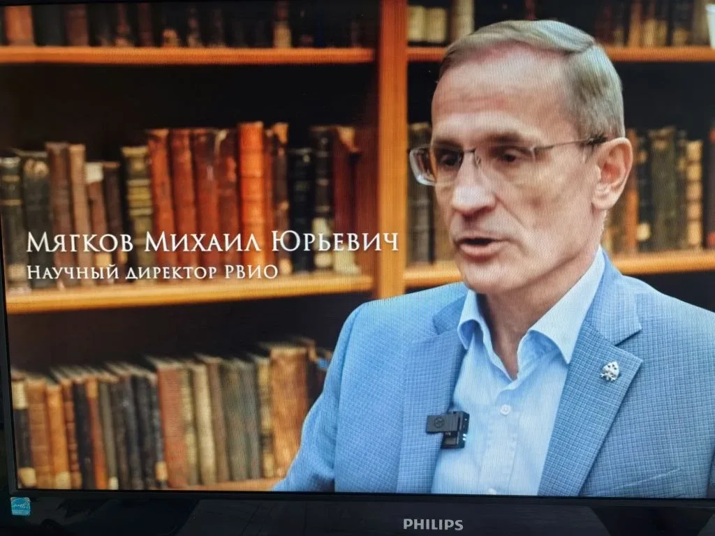 🎞️ В нашем лицее прошёл просмотр документального фильма «Командовать парадом будет он: история одног