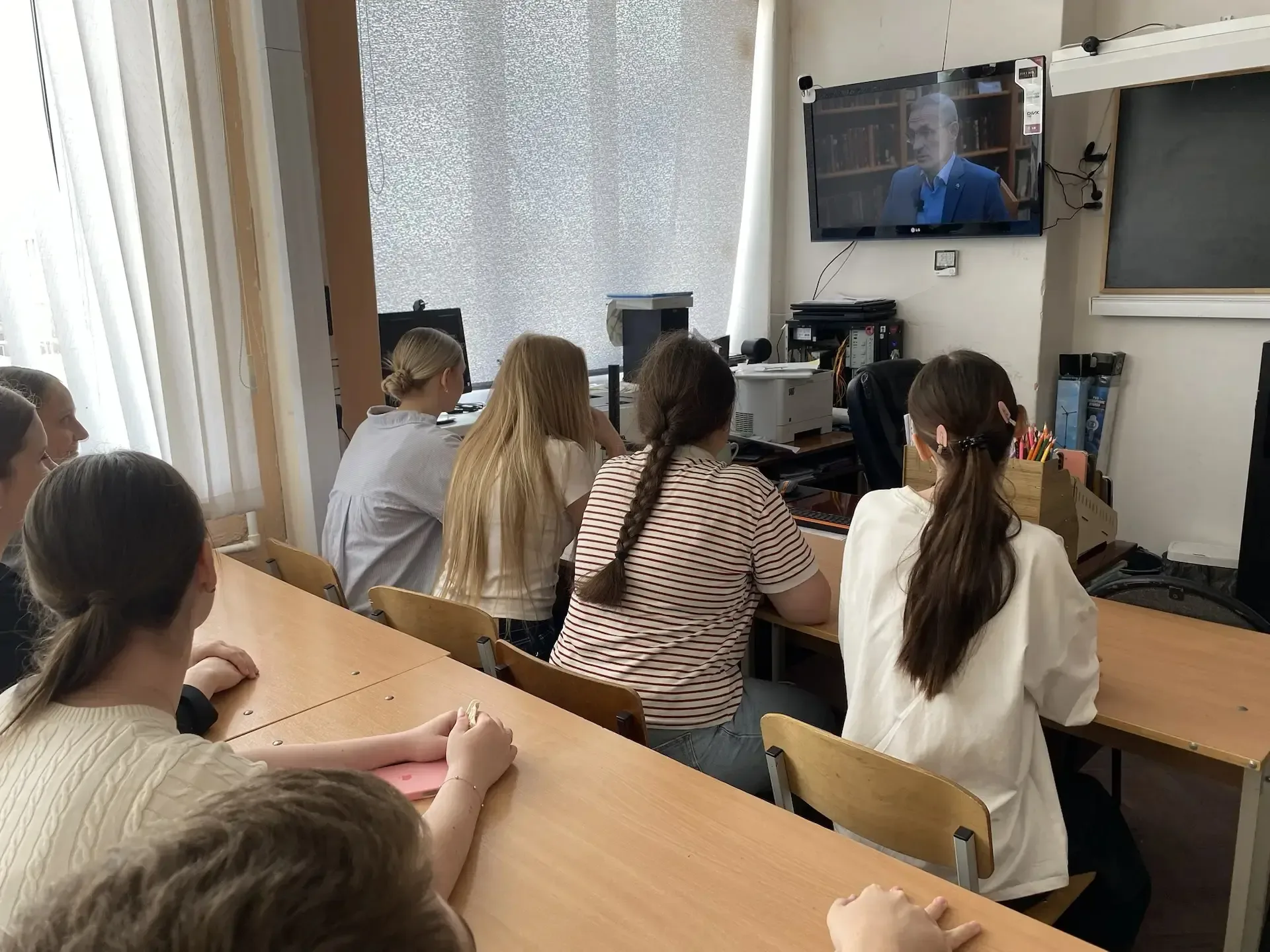 🎞️ В нашем лицее прошёл просмотр документального фильма «Командовать парадом будет он: история одног
