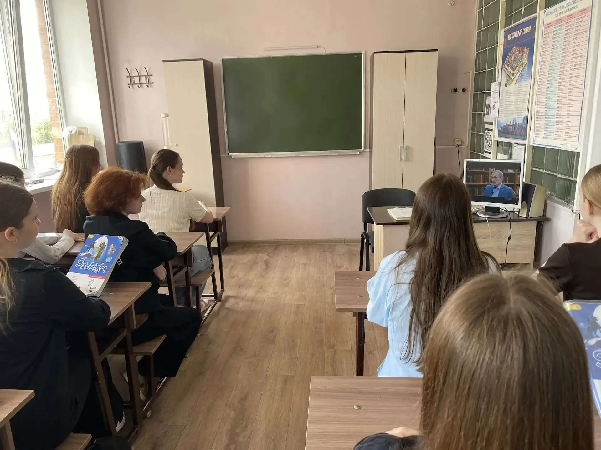 🎞️ В нашем лицее прошёл просмотр документального фильма «Командовать парадом будет он: история одног