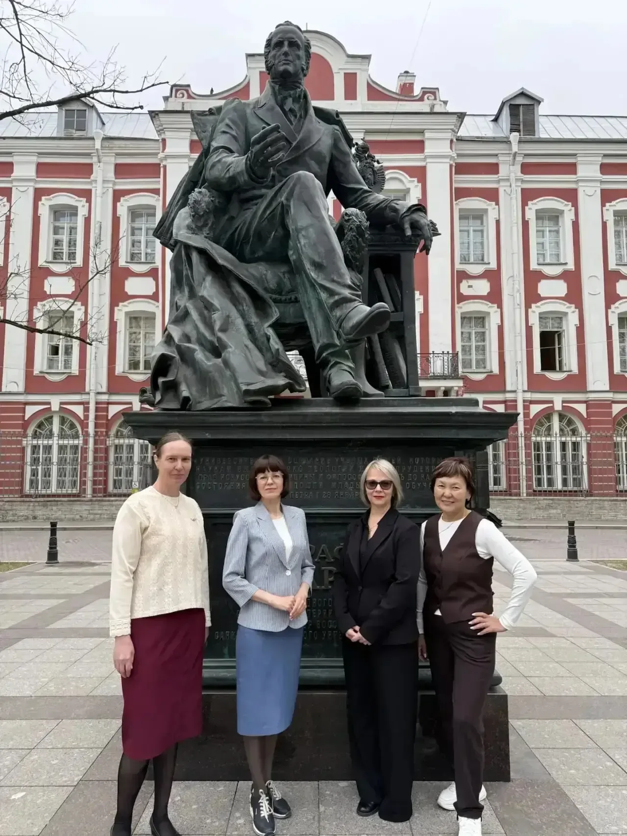 Дорогие друзья!  С огромной гордостью сообщаем Вам потрясающую новость! Инна Владимировна Бадлуева, 