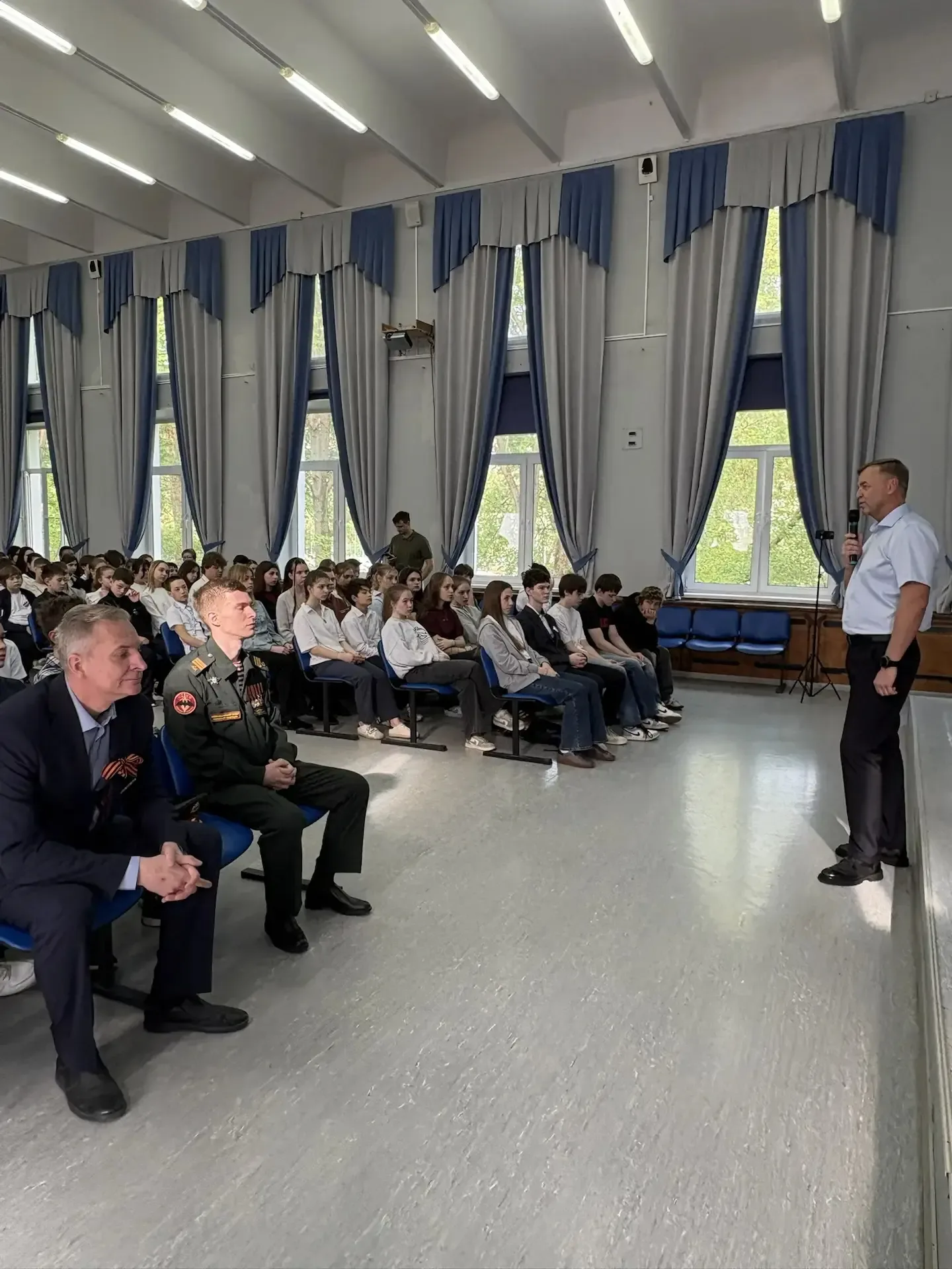 Уроки жизни   💫 В нашей школе стартовал патриотический проект «Уроки жизни» — цикл встреч с людьми г