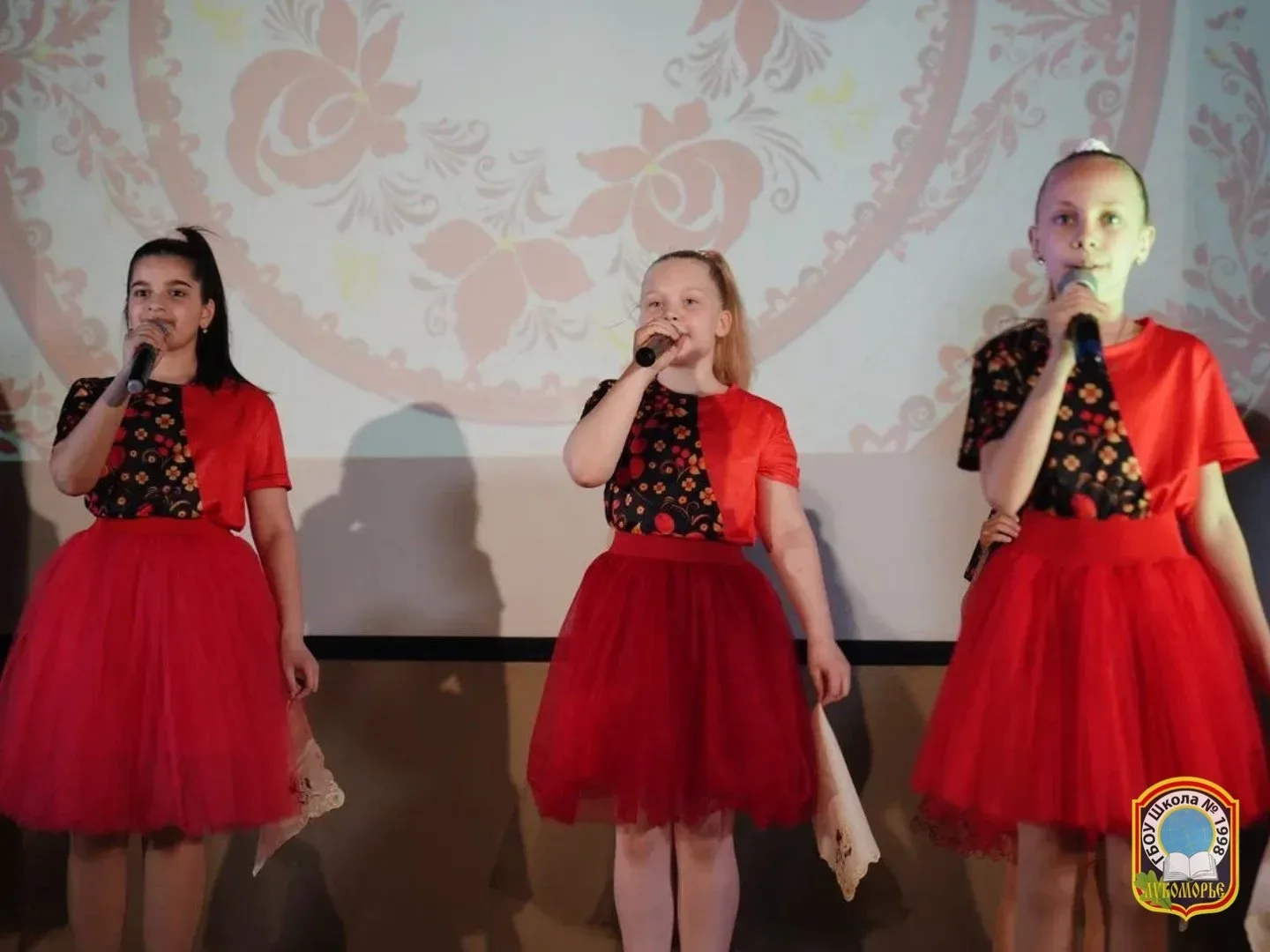 🎶 «МюзикБокс» — музыка, которую чувствуешь сердцем  В нашей школе прошёл отчётный концерт музыкально