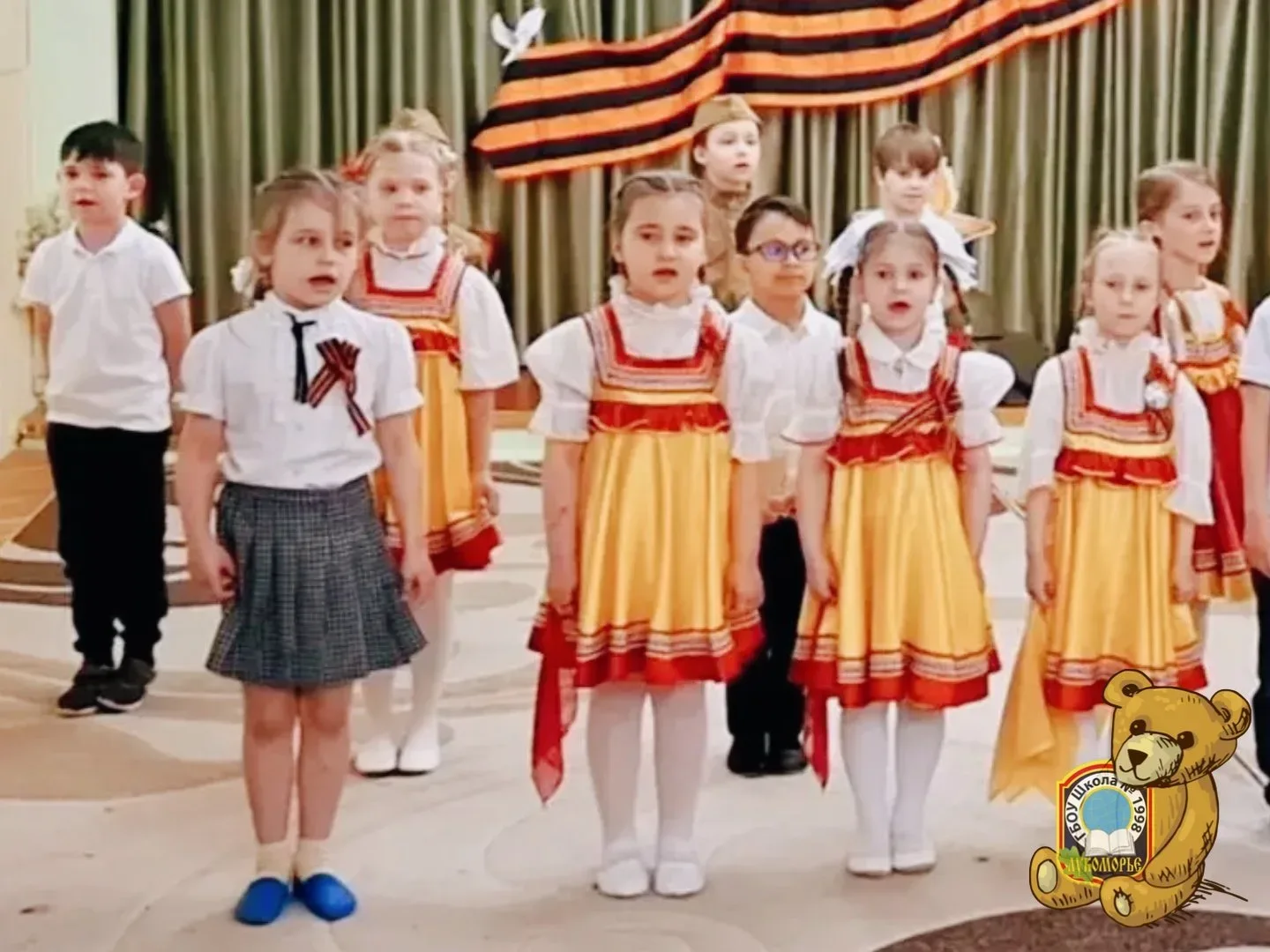 #ДайджестДошколят | Помним. Гордимся. Благодарим 🇷🇺  В билингвальной подготовительной группе «Золото