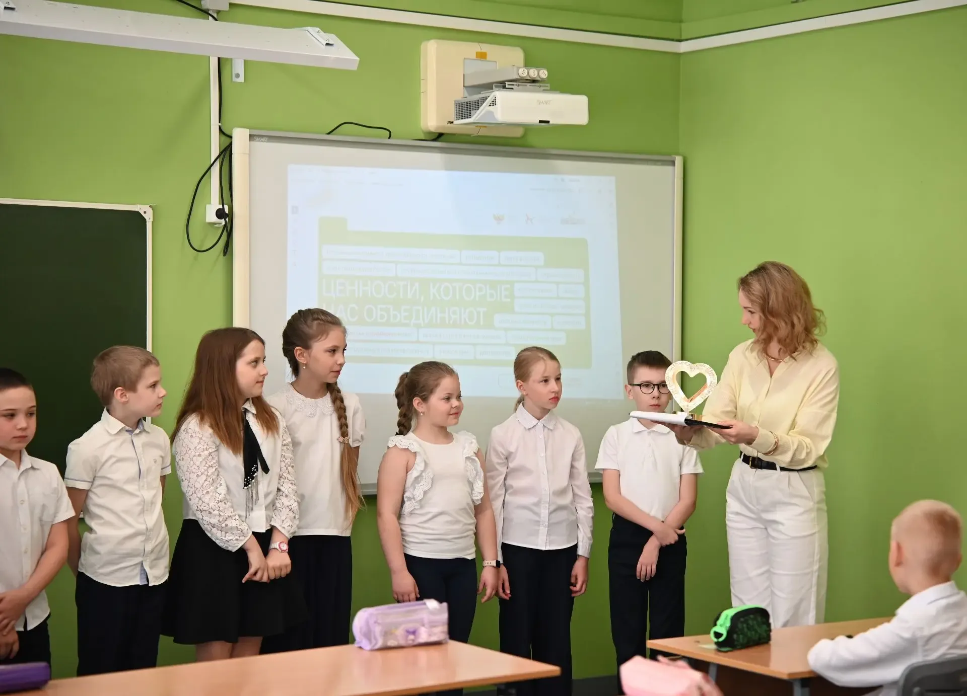 Один забытый цветок помог детям понять самое важное  📣 На занятии «Разговоры о важном» классный руко