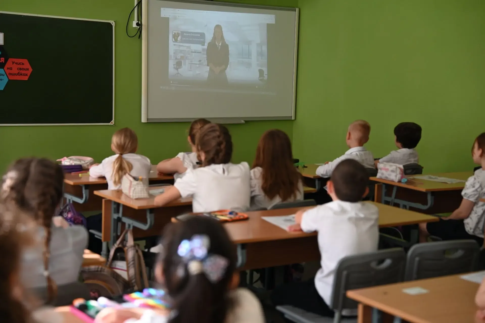 Один забытый цветок помог детям понять самое важное  📣 На занятии «Разговоры о важном» классный руко