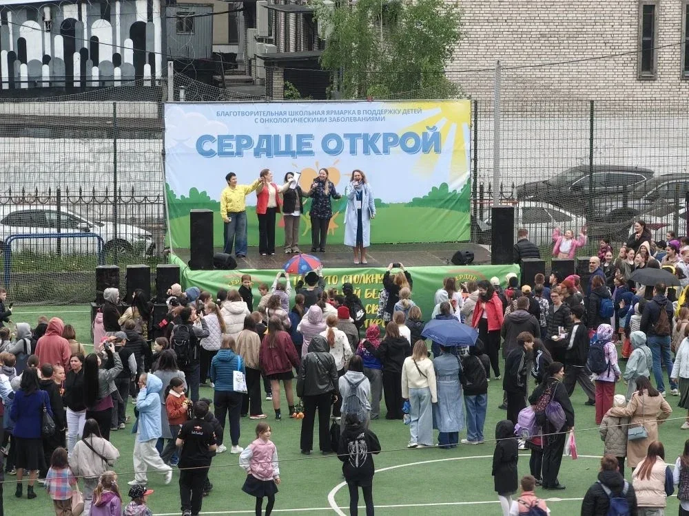 💖 «Сердце открой»— ярмарка, объединившая всех!  Вчера наша школа вновь стала местом настоящего чуда,