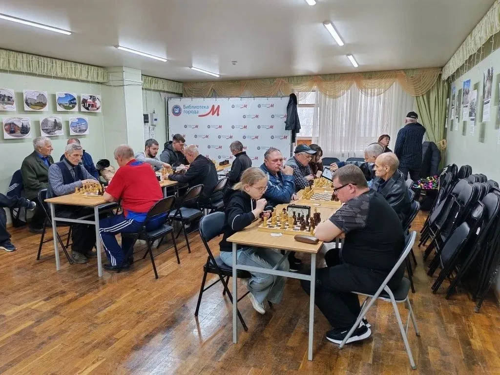 В Центральной городской библиотеке состоялся ежегодный Блицтурнир по шахматам, посвящённый Дню Побед
