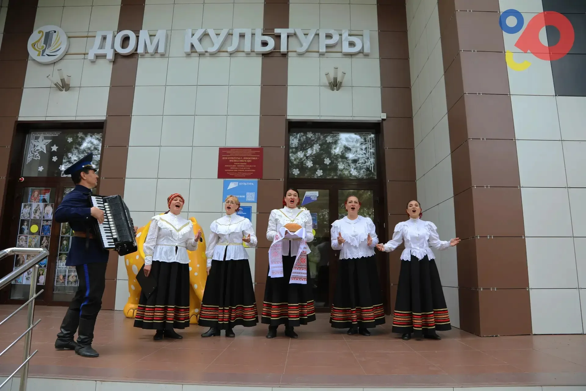 💫Ежегодный окружной фестиваль самодеятельного народного творчества «Радуга звёзд»   🔹️На протяжении 