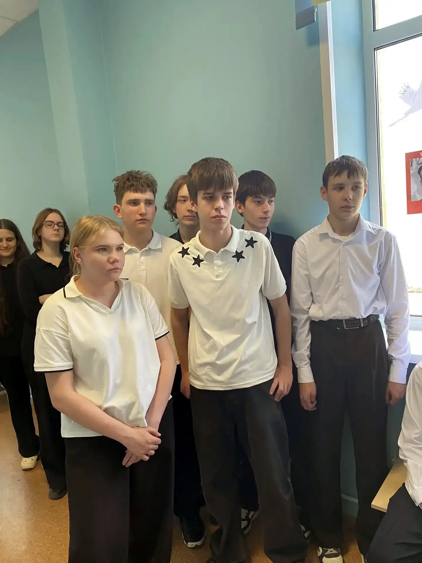 ОКНА ПОБЕДЫ. РАССКАЗЫВАЕМ О ГЕРОЯХ.  В канун Дня Победы школьное сообщество включилось во всероссийс