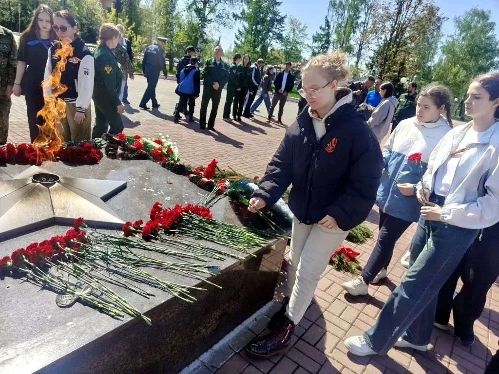 ШКОЛЬНОЕ ЛЕСНИЧЕСТВО ПРИСОЕДИНИЛОСЬ К АКЦИИ "САД ПАМЯТИ"  Школьное лесничество "Лесное наследие" при
