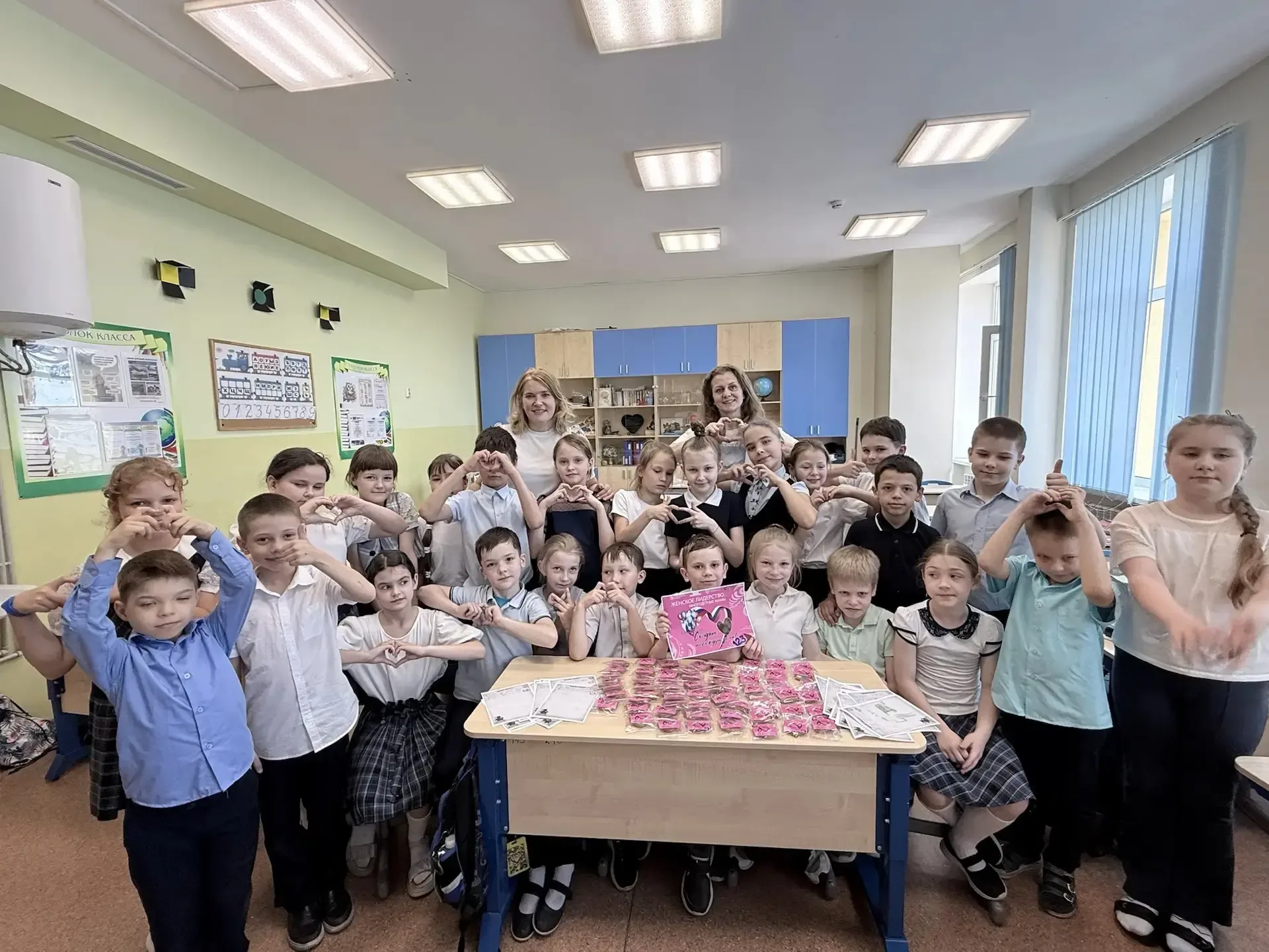 СЛАДКИЙ ПРИВЕТ НА ФРОНТ  19 мая в рамках социального проекта «Готовим вместе» активисты общества «Же