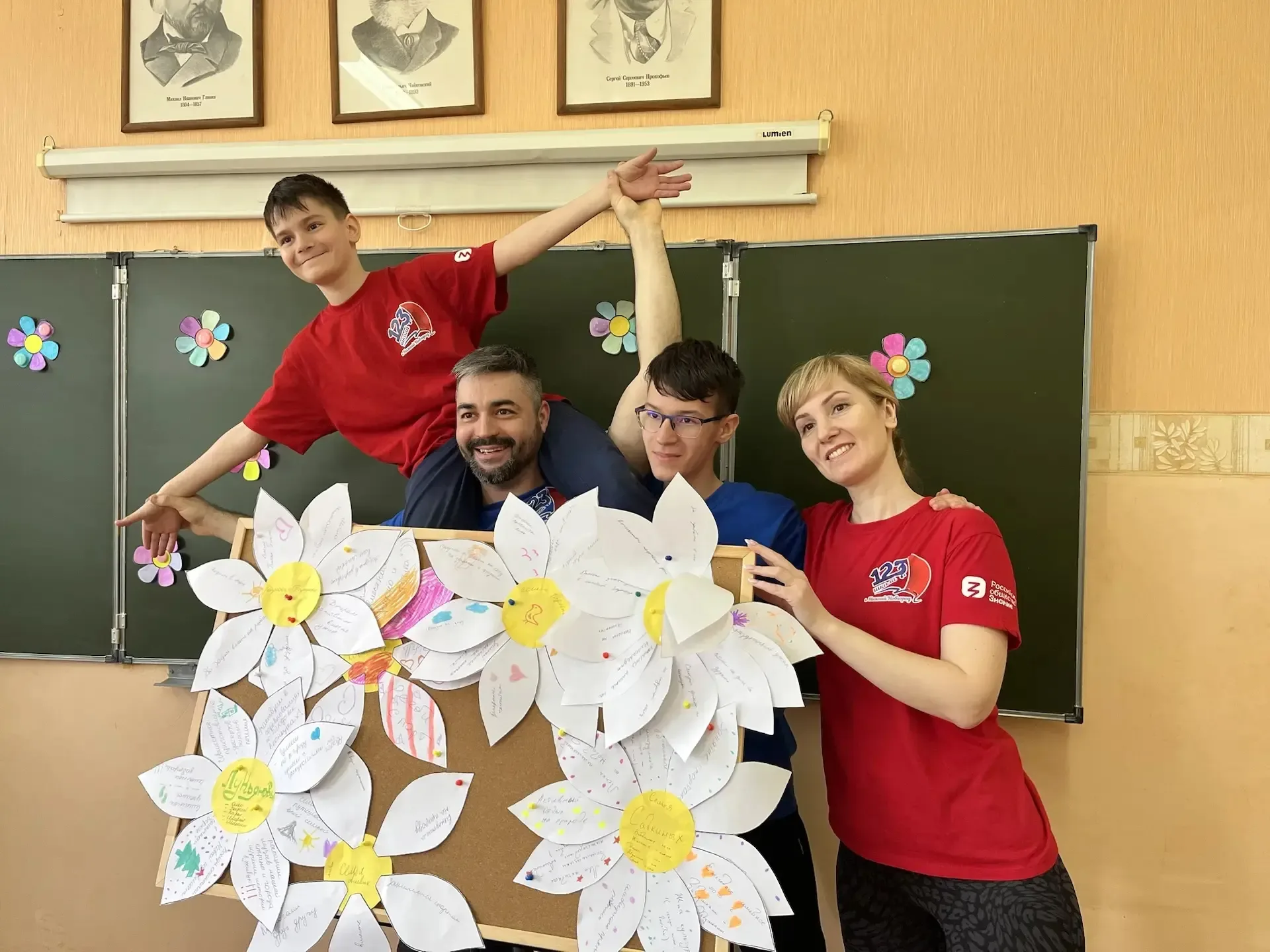 ГЕРОИ "СЕМЕЙНОЙ ЗАРНИЦЫ"  12 мая семья Дукаевых приняла участие в муниципальном этапе "Семейной Зарн