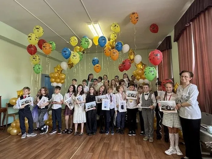 🔔 Выпускной в 3 "Б" классе  Состоялась торжественная часть праздничного мероприятия, посвящённого за