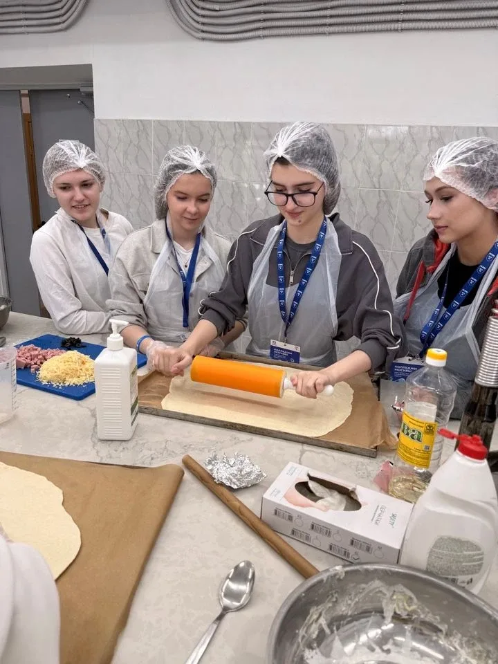 🍕 Профессиональная проба по специальности «Поварское и кондитерское дело»  Ученики 9 "З" и 9 "Е" в р