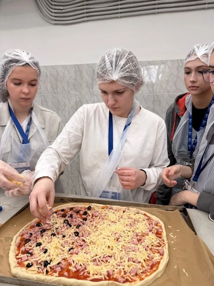 🍕 Профессиональная проба по специальности «Поварское и кондитерское дело»  Ученики 9 "З" и 9 "Е" в р