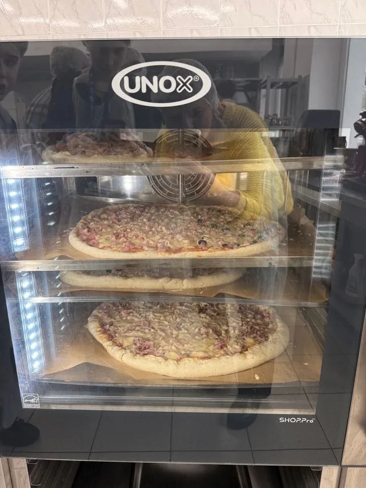 🍕 Профессиональная проба по специальности «Поварское и кондитерское дело»  Ученики 9 "З" и 9 "Е" в р