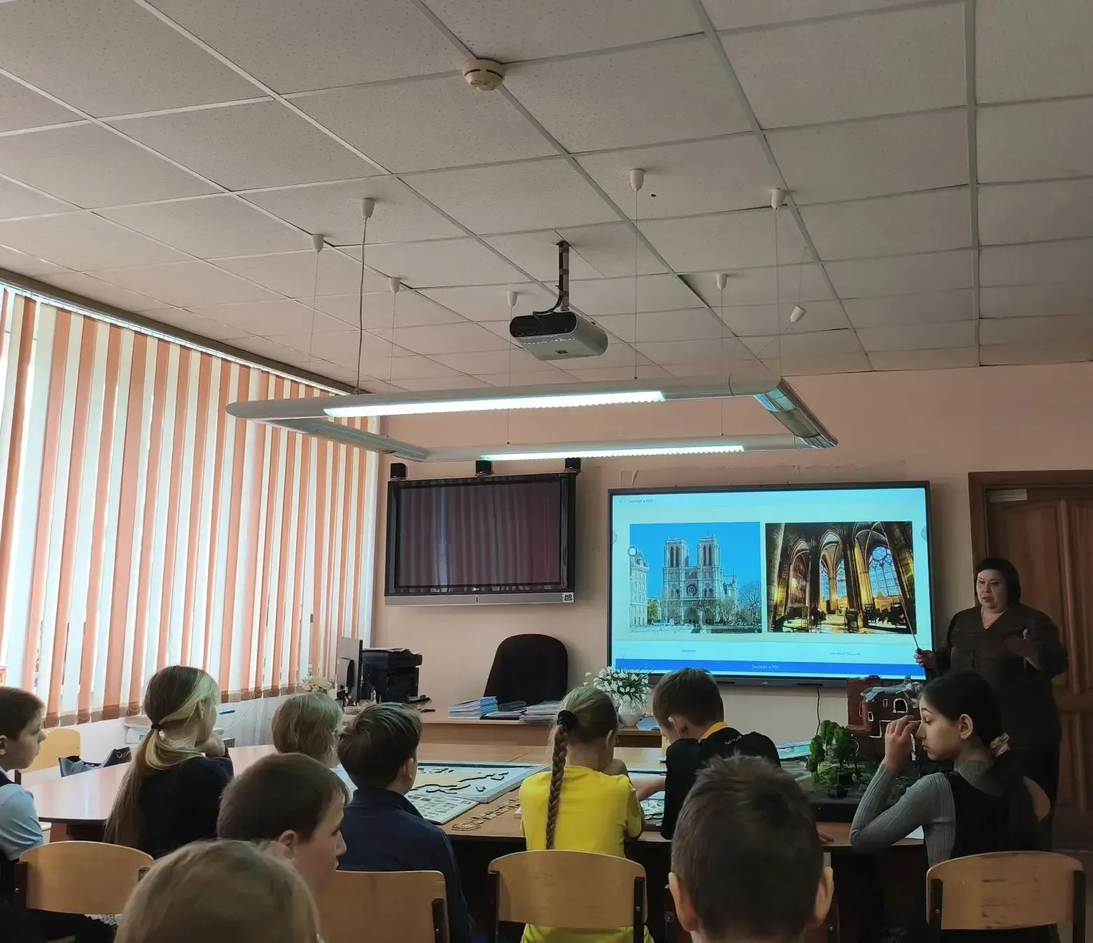 В Кольцовской школе № 5 прошли занятия ко Дню музеев  Ежегодно18 мая во всем мире отмечают Междунаро