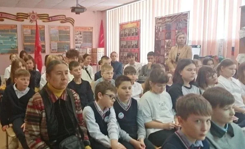 В Кольцовской школе № 5 прошли занятия ко Дню музеев  Ежегодно18 мая во всем мире отмечают Междунаро