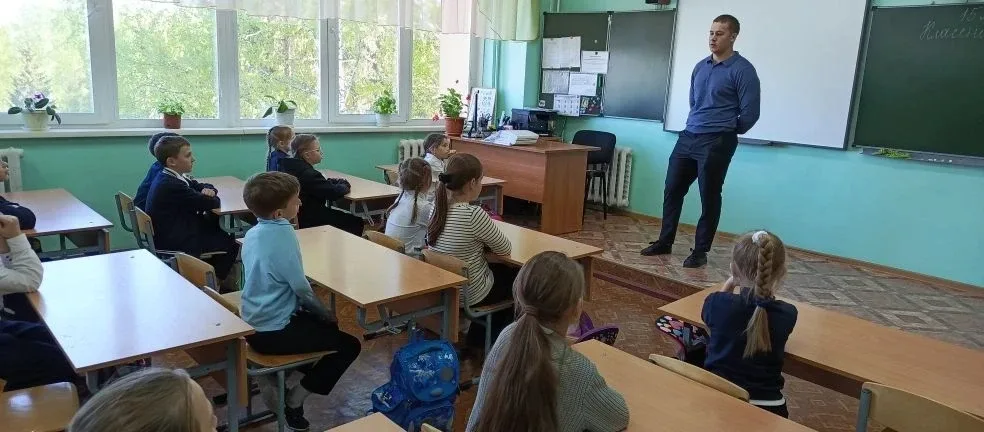 В Кольцовской школе № 5 прошли занятия по антитеррористической безопасности   В пятницу, 15 мая, с у