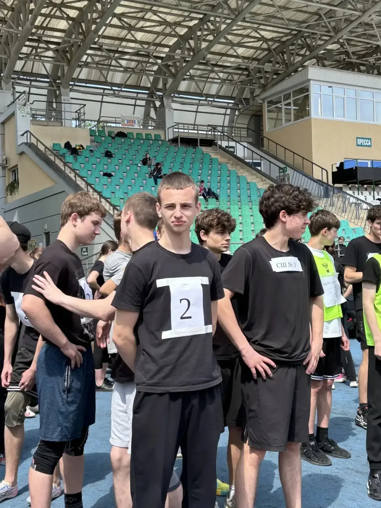🕊️ В честь 81‑й годовщины Победы на Адыгейском республиканском стадионе «Дружба» прошла эстафета с у