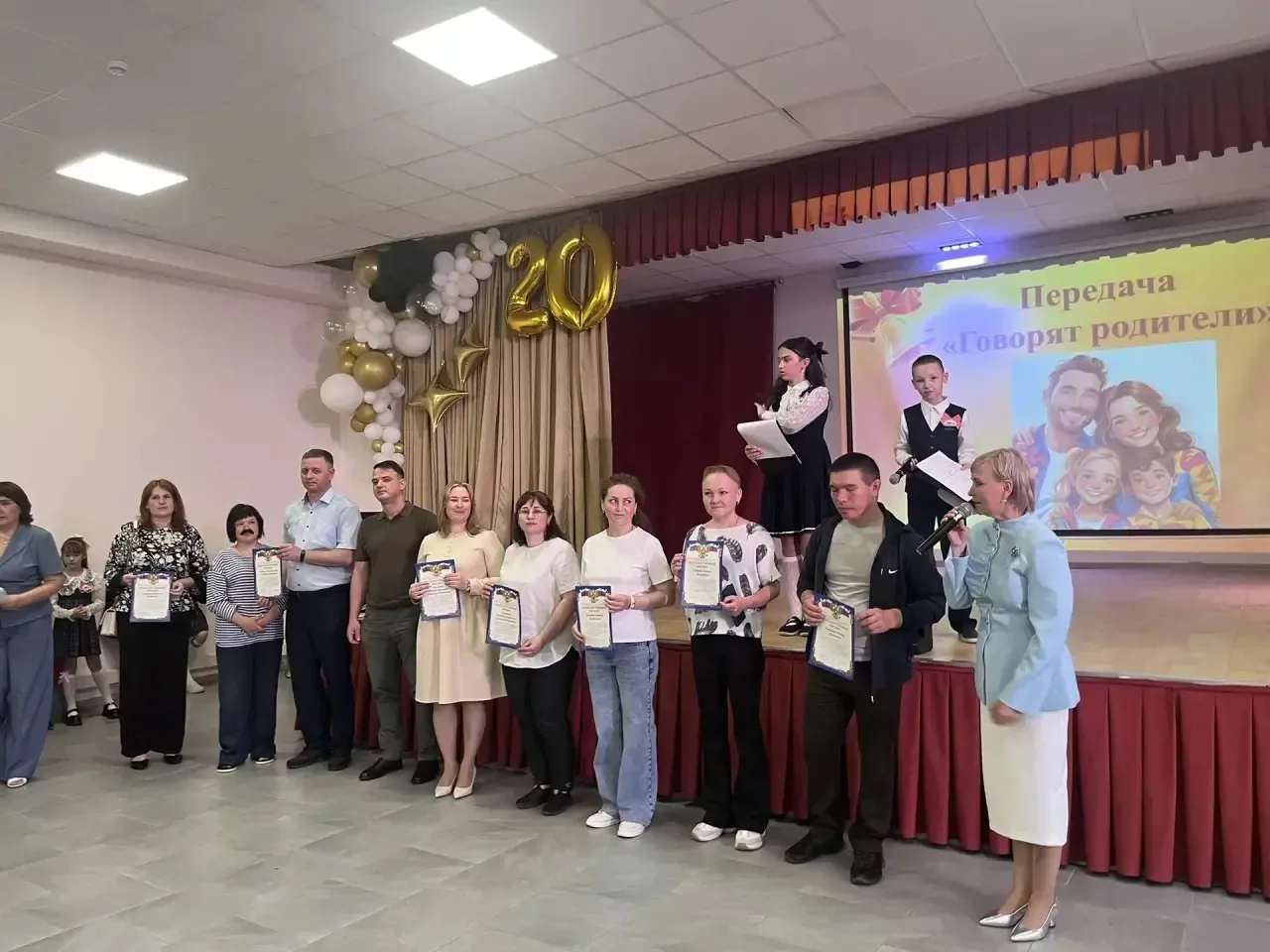 🌟 Прощай, начальная школа: яркий выпускной наших четвероклассников!  Сегодня в нашей школе кипели не