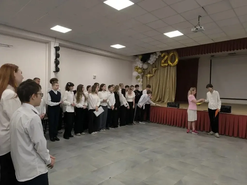 ✏️ 🎉 Итоги года подведены: гордимся лучшими!  В нашей школе прошли торжественные линейки, посвященны