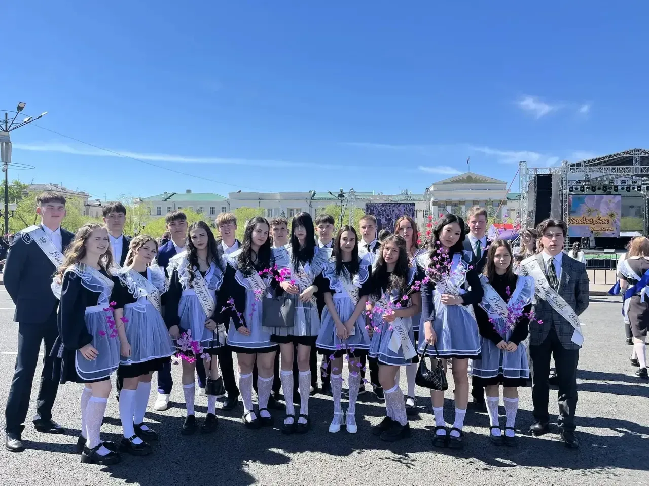 🎓✨ Последний звонок 🔔— праздник прощания и новых надежд! ✨  26 мая в нашей школе состоялся один из с