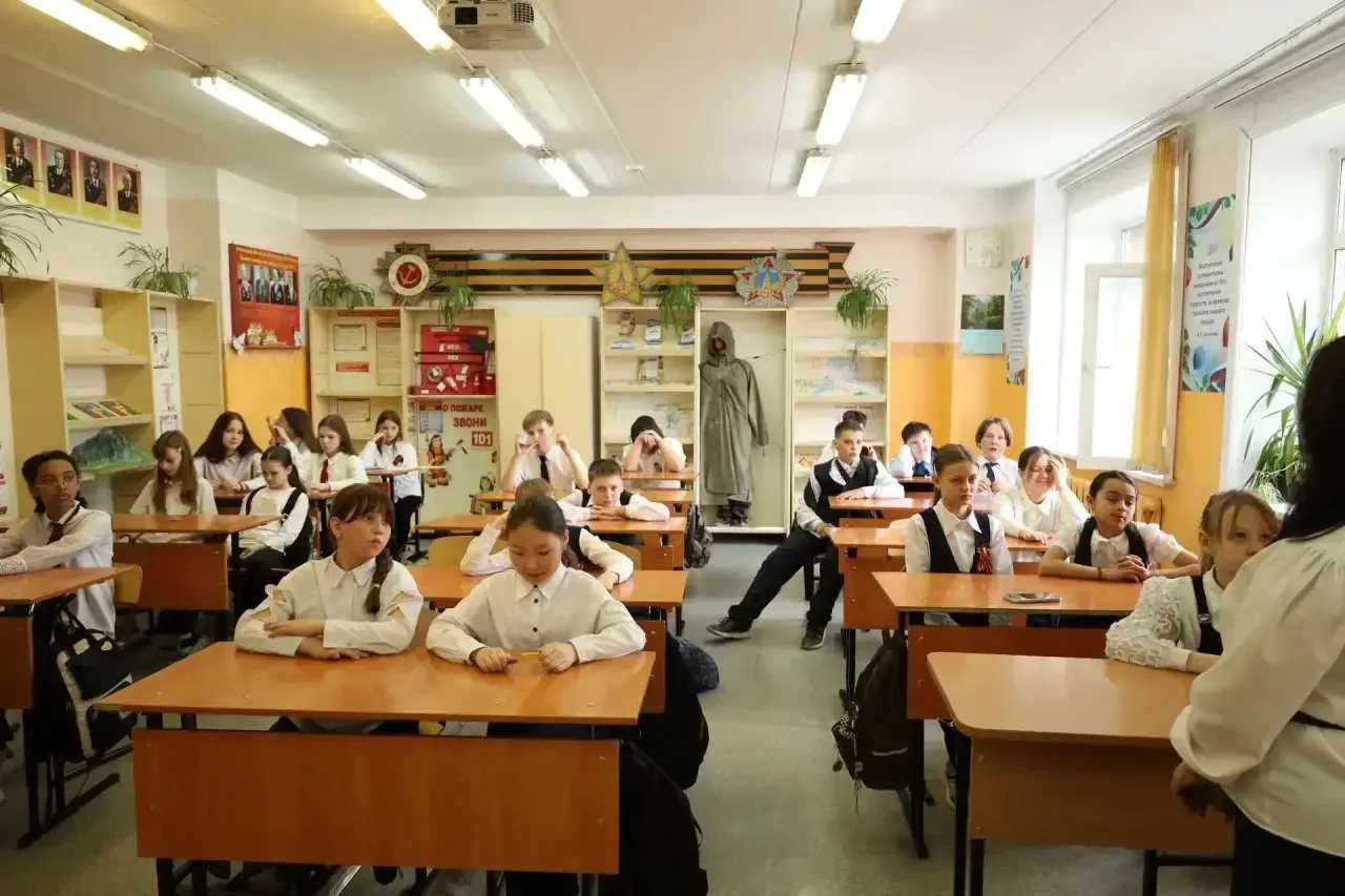 🔥В рамках Декады памяти в школе прошли классные часы, посвященные 81-й годовщине Великой Победы, на 